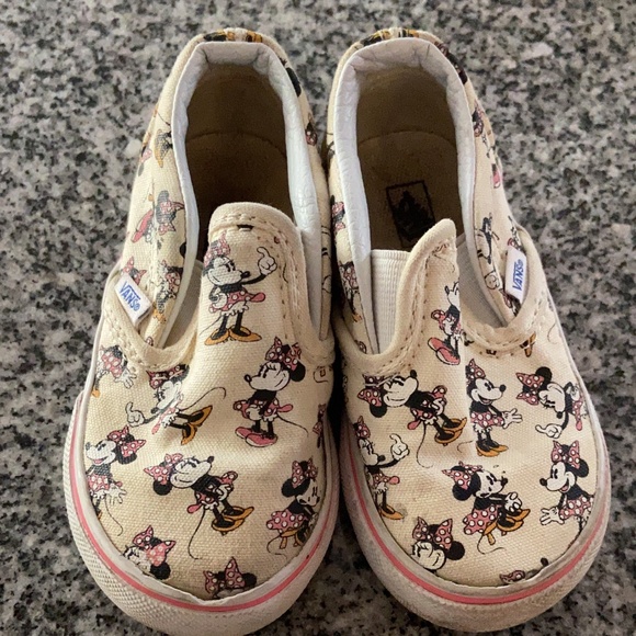 Vans - Picture 1 of 1